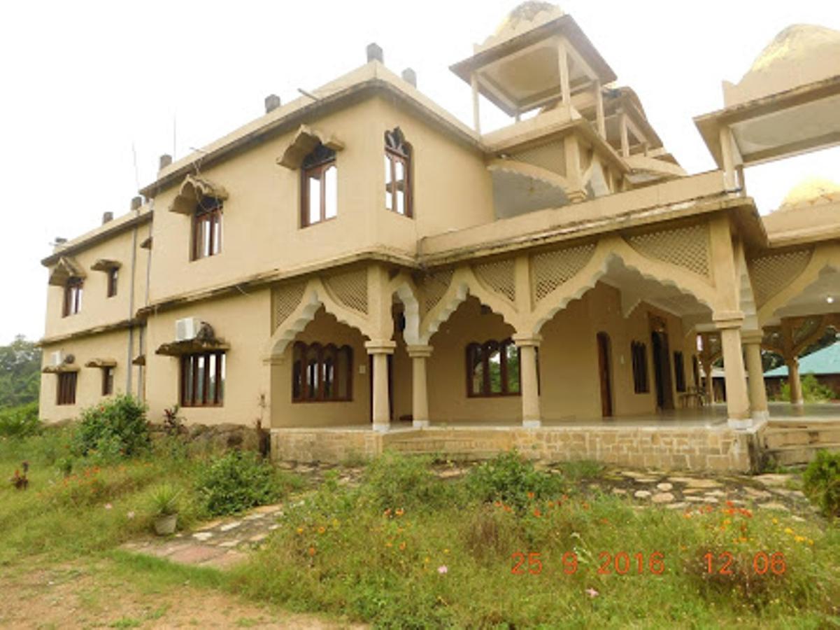Royal Heritage Bandhavgarh Hotel Bandhavgarh National Park Buitenkant foto